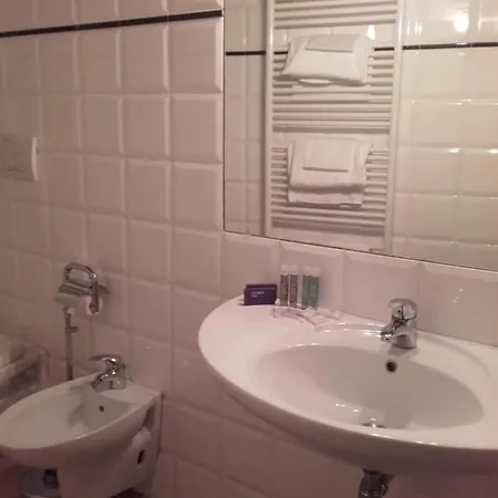 ゲストハウス Ospitalita Collicola